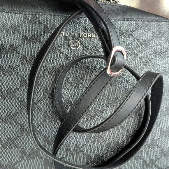 Michael Kors Jet Set Large East West Crossbody Black MK Signature . - Picture 15 of 15